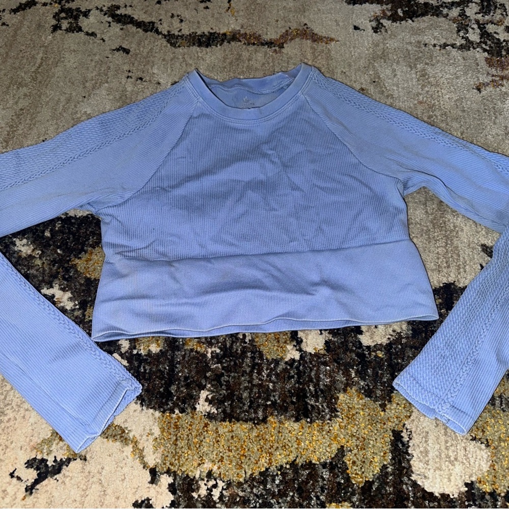 Offline by Aerie Light Blue Long Sleeve Top - Picture 2 of 4